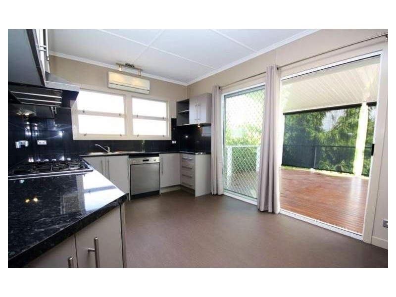 24 Watson Street, Clontarf QLD 4019