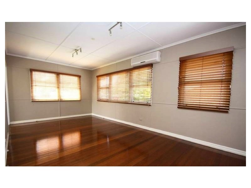 24 Watson Street, Clontarf QLD 4019