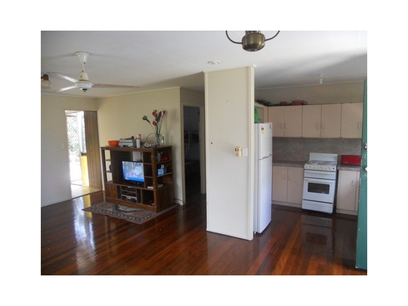 41 Redbank Road, Redcliffe QLD 4020