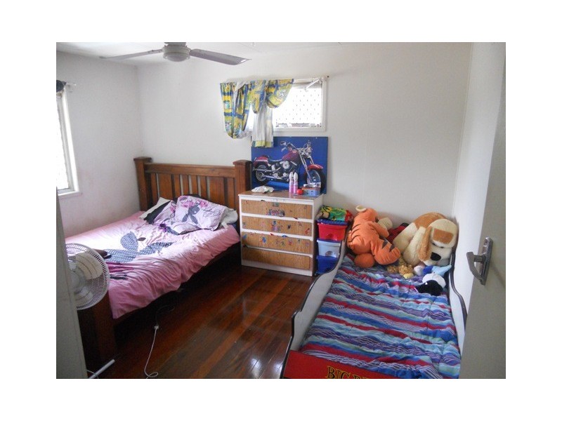 41 Redbank Road, Redcliffe QLD 4020