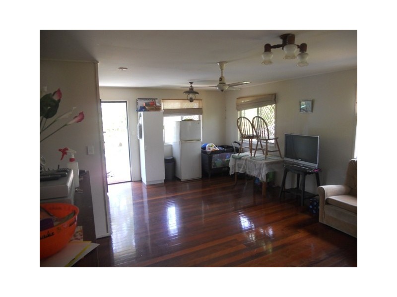 41 Redbank Road, Redcliffe QLD 4020