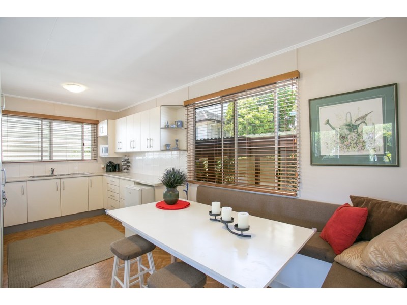 5 Hinton Street, Redcliffe QLD 4020