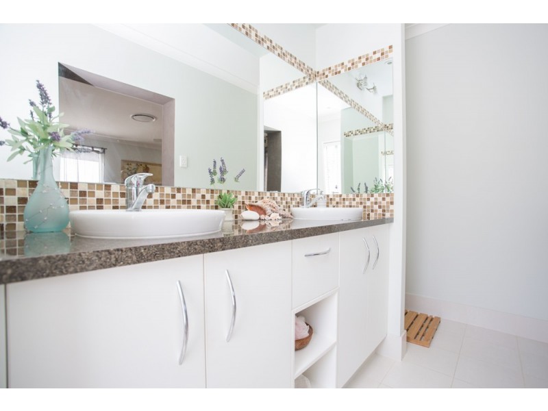 36a Michel Road, Scarborough QLD 4020