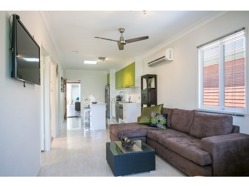 13 Inglis Street, Woody Point QLD 4019