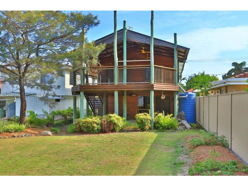 22 Campbell Street, Scarborough QLD 4020