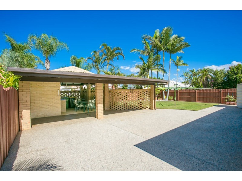 33 Endeavour Esplanade, Newport QLD 4020