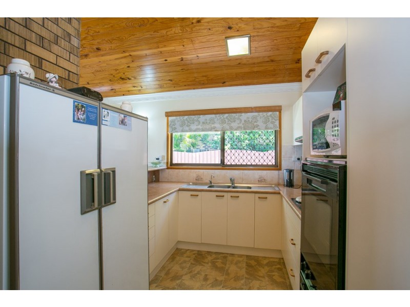 33 Endeavour Esplanade, Newport QLD 4020