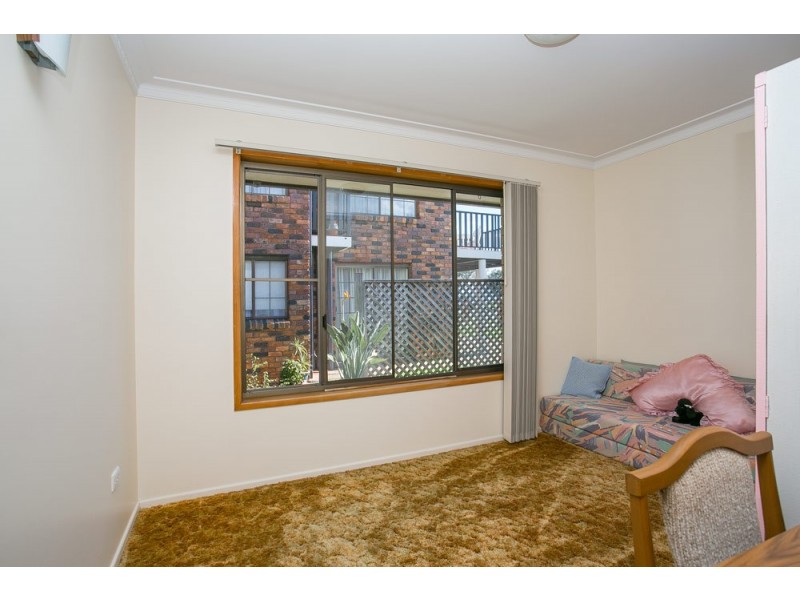 33 Endeavour Esplanade, Newport QLD 4020