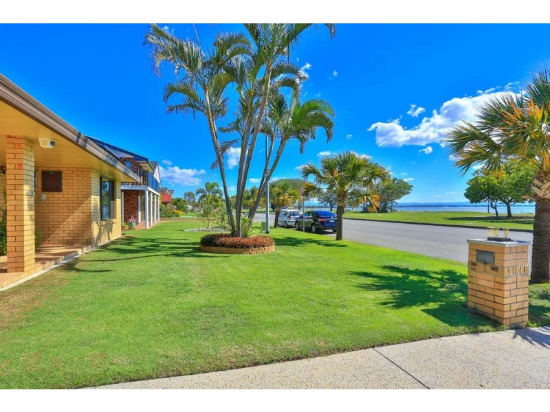 33 Endeavour Esplanade, Newport QLD 4020