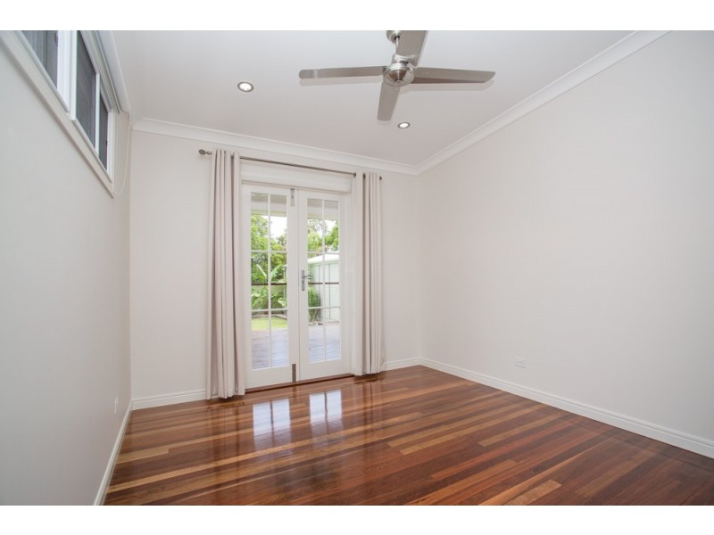 18 Watson Street, Clontarf QLD 4019