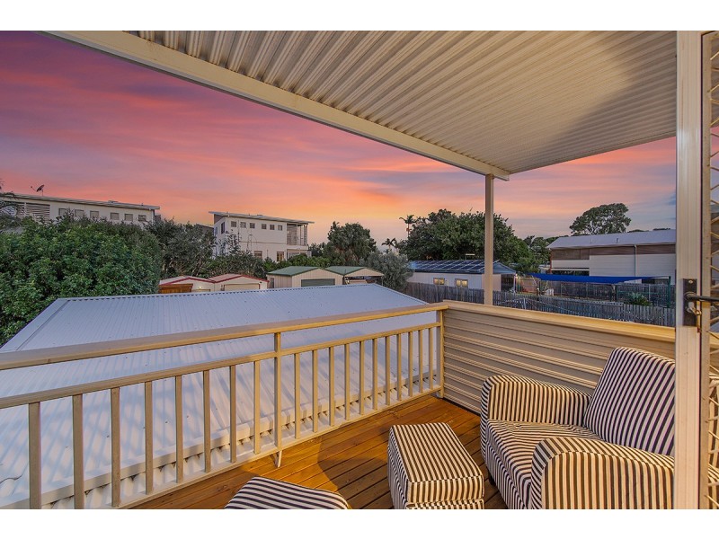 90 Seaville Avenue, Scarborough QLD 4020