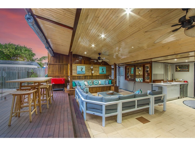 90 Seaville Avenue, Scarborough QLD 4020