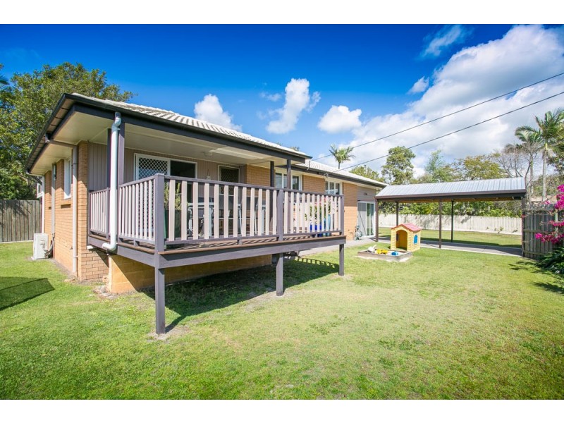 1 Henzell Street, Redcliffe QLD 4020