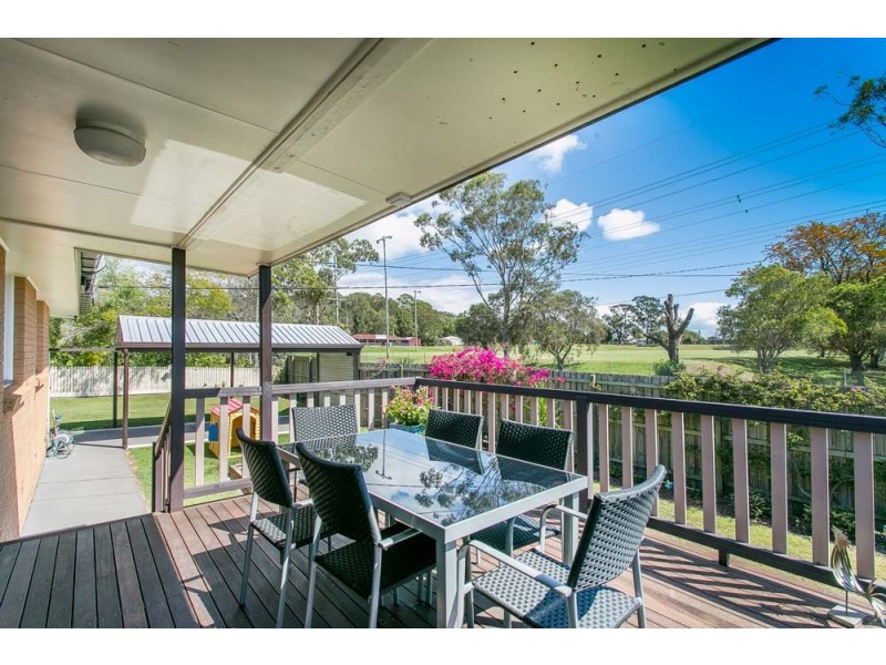 1 Henzell Street, Redcliffe QLD 4020