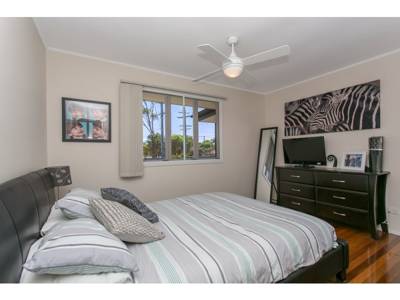 1 Henzell Street, Redcliffe QLD 4020