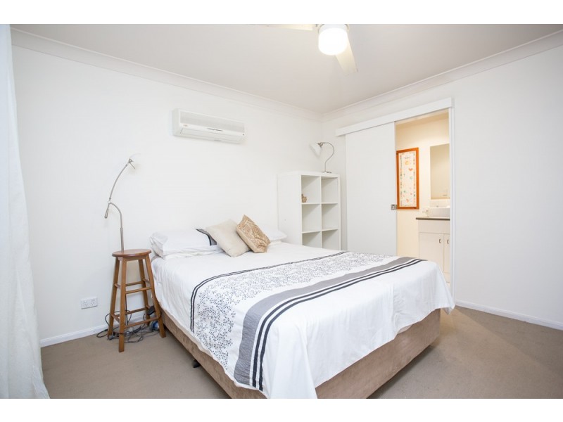 7 Walter Street, Redcliffe QLD 4020