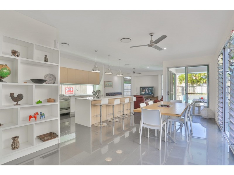 82 Seaville Avenue, Scarborough QLD 4020