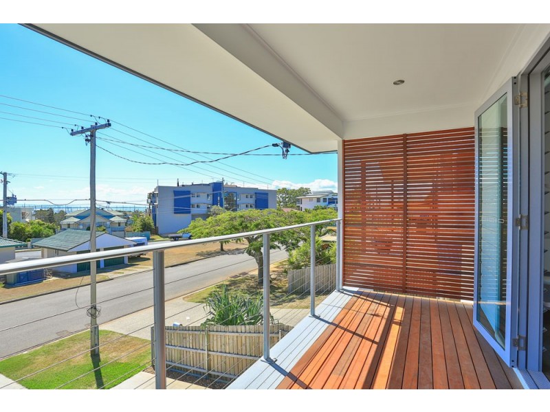 82 Seaville Avenue, Scarborough QLD 4020