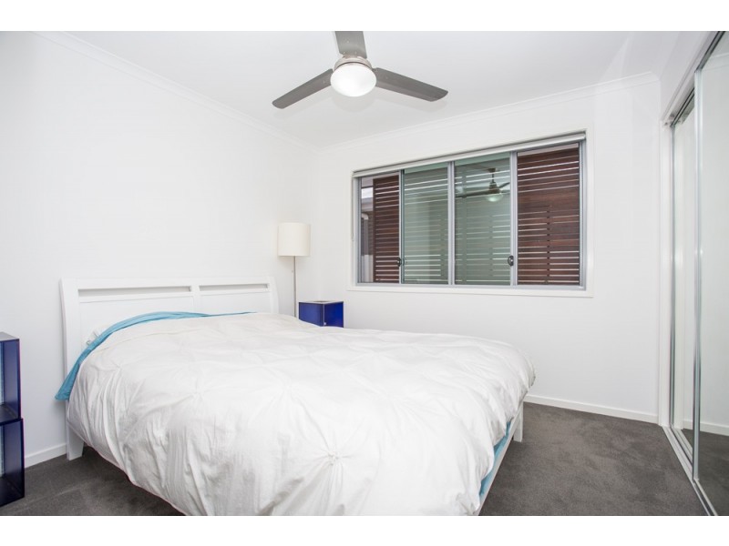 82 Seaville Avenue, Scarborough QLD 4020