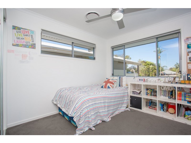 82 Seaville Avenue, Scarborough QLD 4020