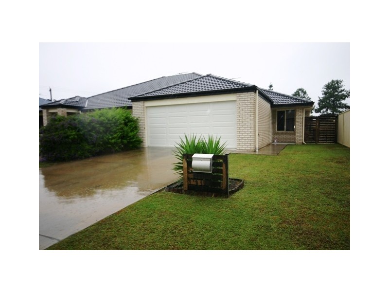 1/12 Cadell Crescent, Rothwell QLD 4022