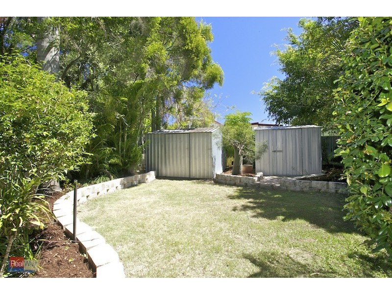25 Sportsground Street, Redcliffe QLD 4020