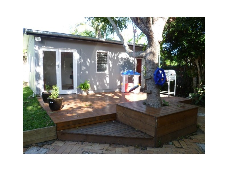 51 Griffith Road, Scarborough QLD 4020