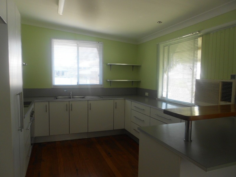 37 Seaville Avenue, Scarborough QLD 4020
