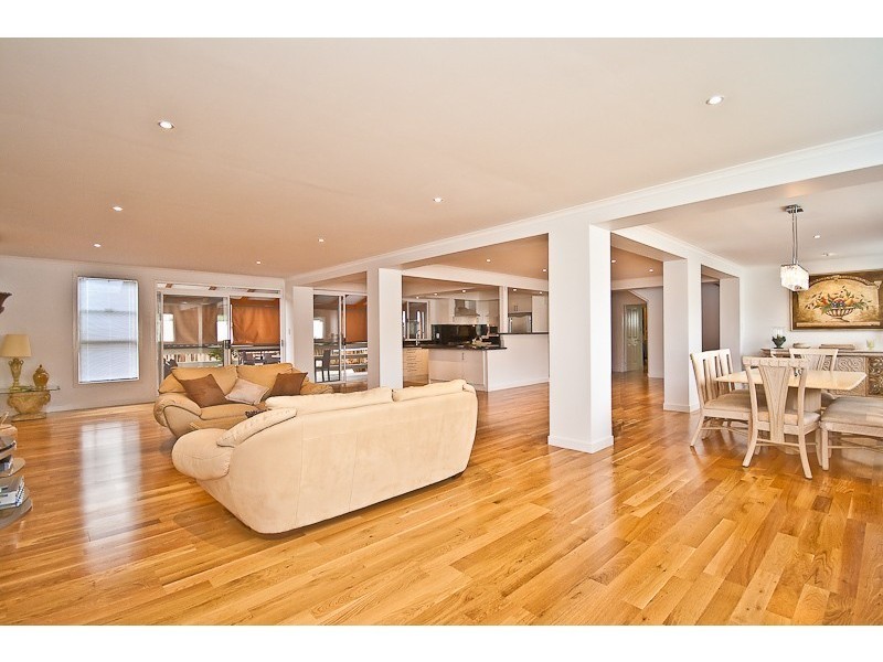 69 Scarborough Road, Redcliffe QLD 4020