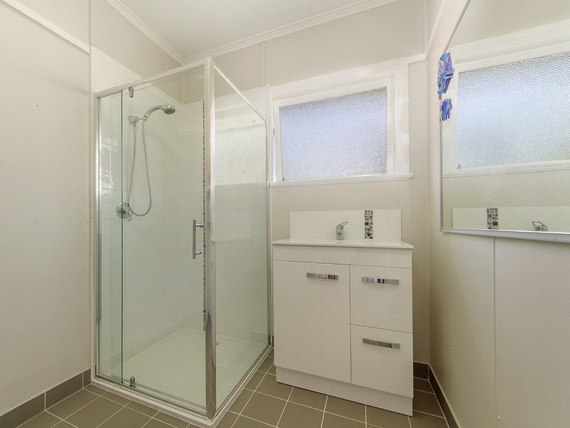 17 Davis Street, Redcliffe QLD 4020