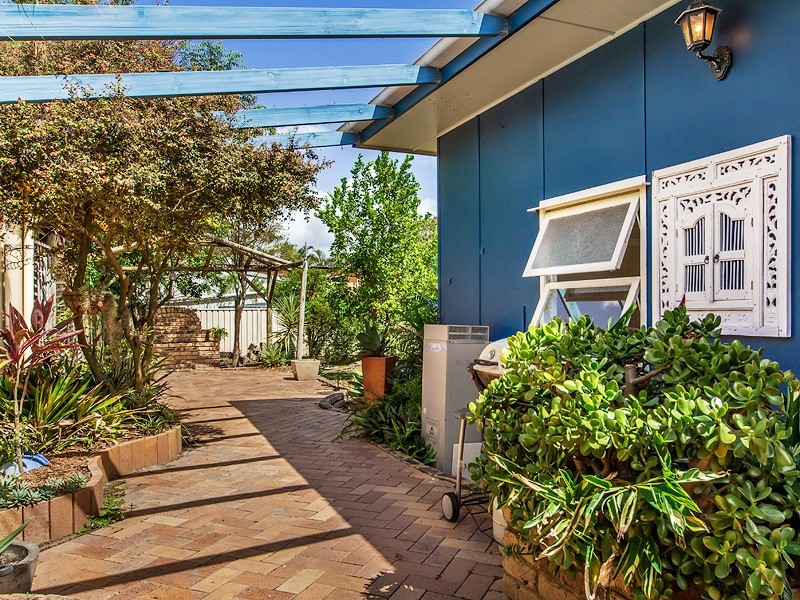 17 Davis Street, Redcliffe QLD 4020