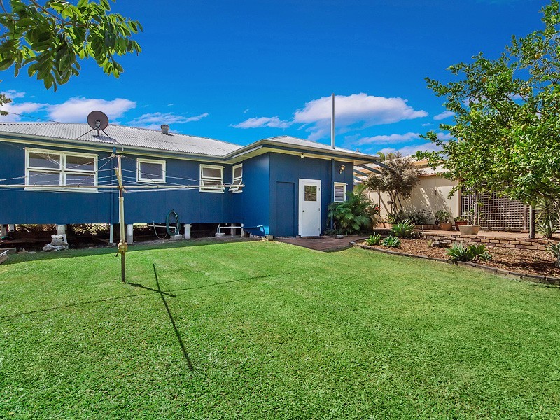 17 Davis Street, Redcliffe QLD 4020