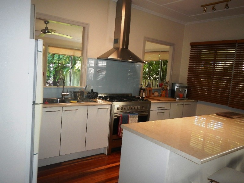 36 Garnet Street, Scarborough QLD 4020