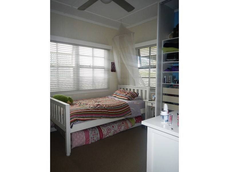 36 Garnet Street, Scarborough QLD 4020