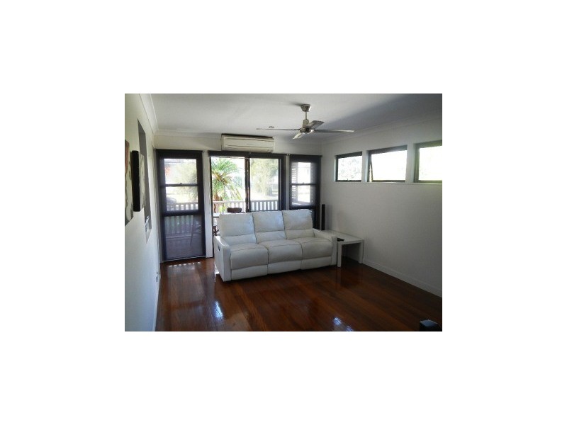 8 Esperanto Street, Redcliffe QLD 4020