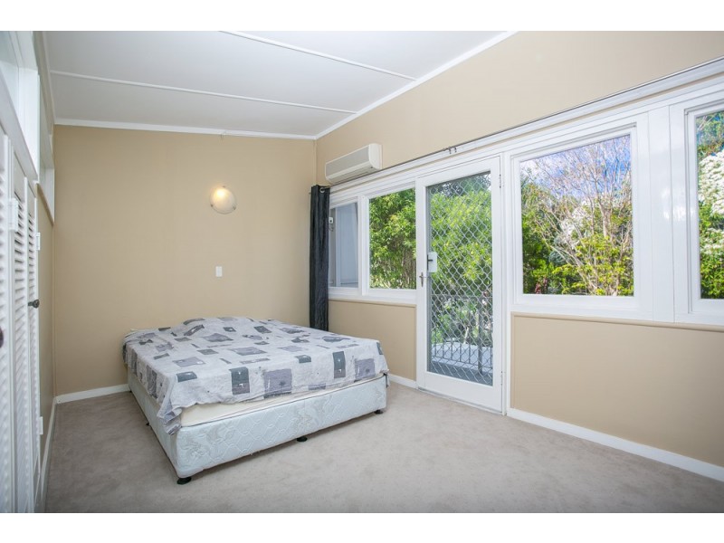 31 Victoria Avenue, Woody Point QLD 4019