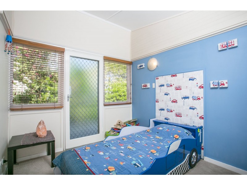 31 Victoria Avenue, Woody Point QLD 4019
