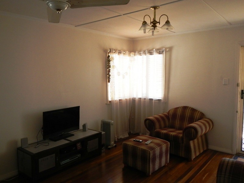 12 Hawthorne Street, Woody Point QLD 4019