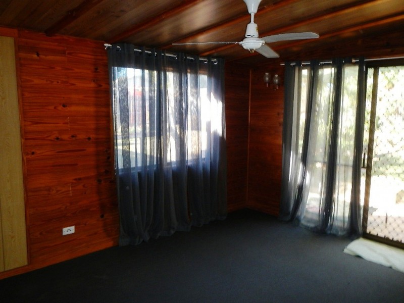 12 Hawthorne Street, Woody Point QLD 4019