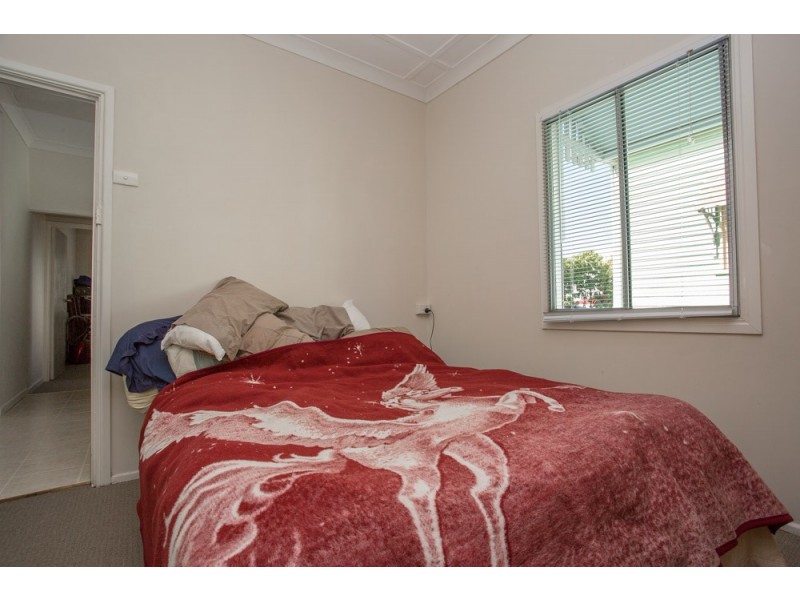 8 Louis Street, Redcliffe QLD 4020