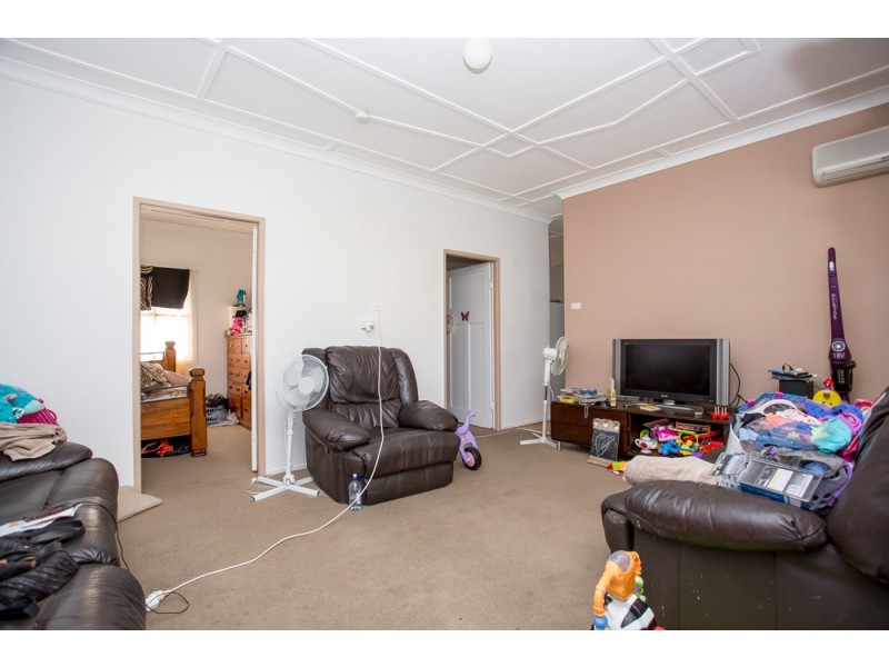 8 Louis Street, Redcliffe QLD 4020