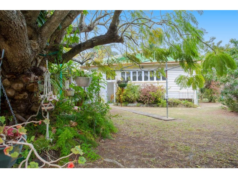 28 Collins Street, Woody Point QLD 4019