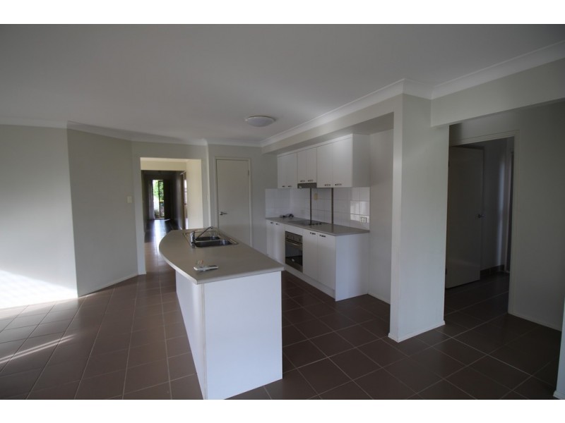 6 Parrey Court, Rothwell QLD 4022