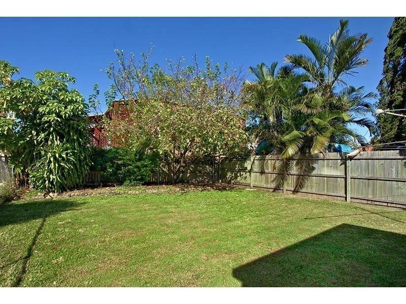 22 Livermore Street, Redcliffe QLD 4020