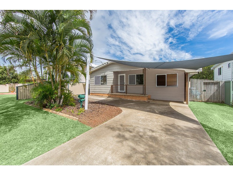 35 Longland Street, Redcliffe QLD 4020