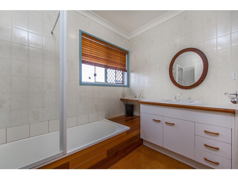 35 Longland Street, Redcliffe QLD 4020