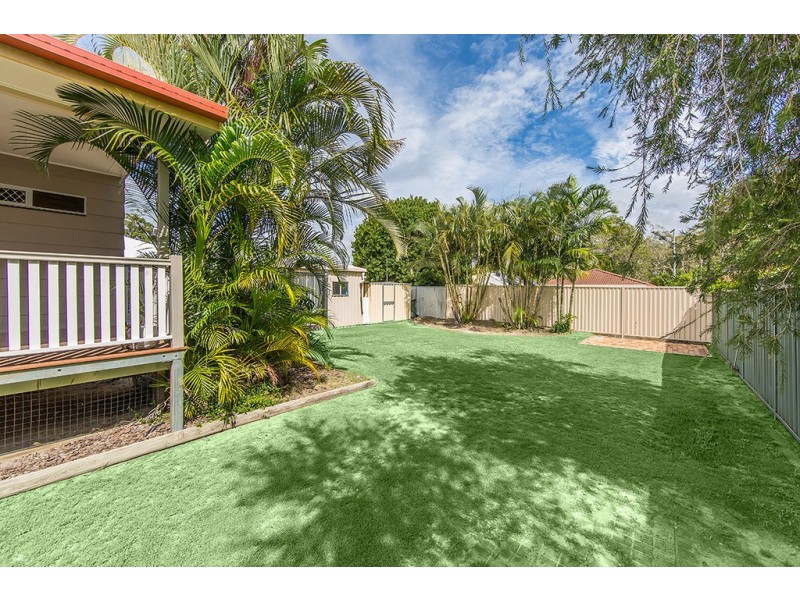 35 Longland Street, Redcliffe QLD 4020