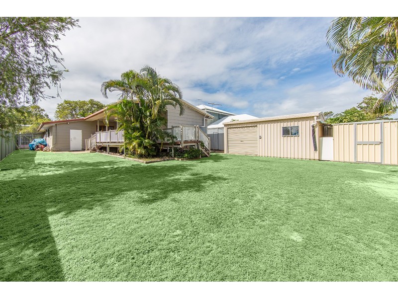 35 Longland Street, Redcliffe QLD 4020