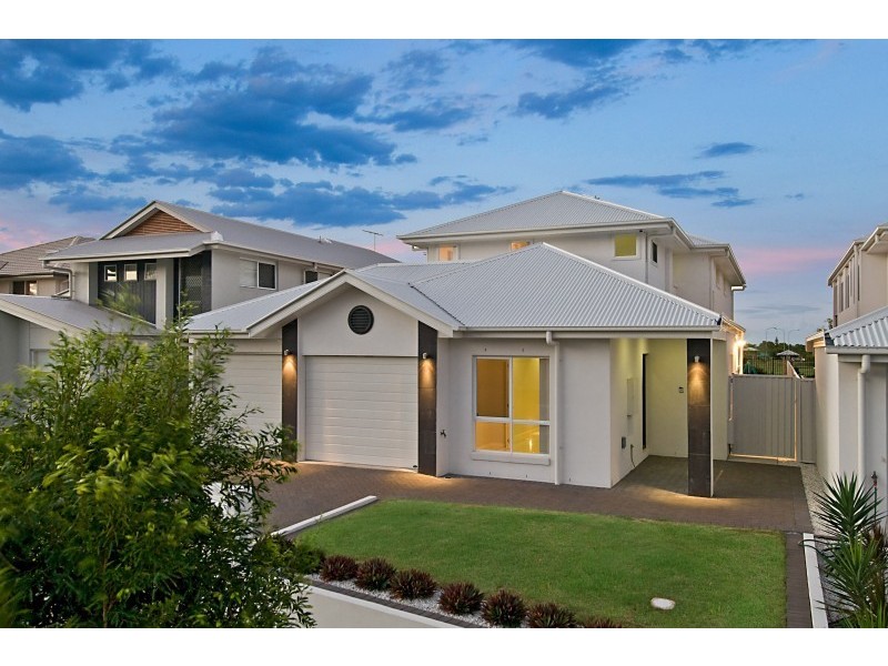 38 Lionheart Crescent, Newport QLD 4020