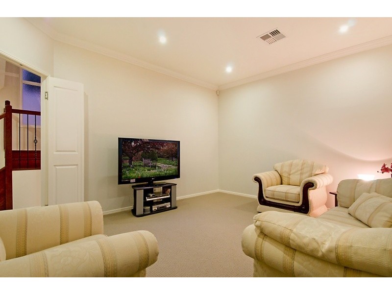 38 Lionheart Crescent, Newport QLD 4020